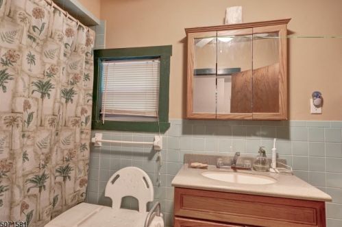 68 Eppirt St, East Orange NJ  07018-2505 exterior