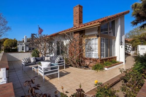 910 Lake St, Huntington Beach, CA 92648-3572
