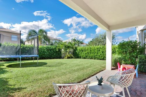 11965 Bennington Cir, Port Saint Lucie FL  34987-2723 exterior