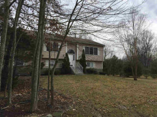 14 Balsam Rd, Hyde Park, NY 12538-2617