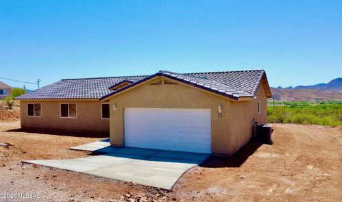1550 Pinguinos Ct, Nogales, AZ 85648-7806
