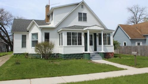 103 Prettyman St, Bass Lake, IN 46534-1242
