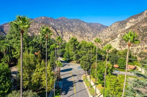 2222 Mendocino Ln, Altadena CA  91001-2816 exterior