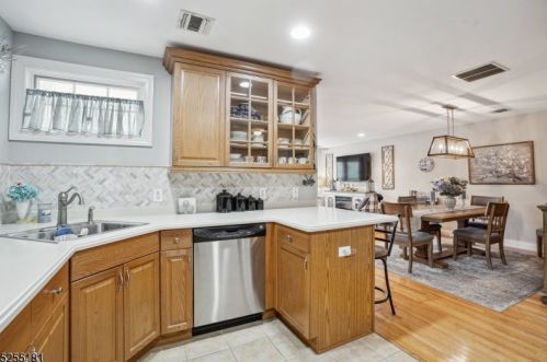 8 Dylan Dr, Sparta NJ  07871-2875 exterior