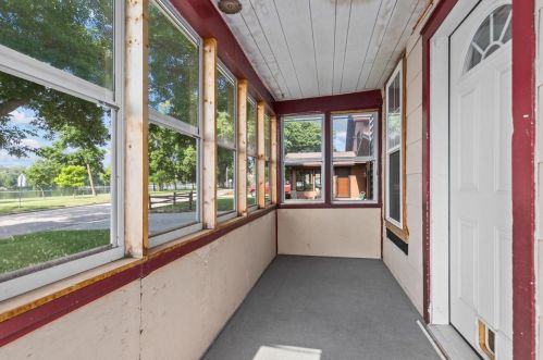 870 Broad St, Menasha WI  54952-3263 exterior