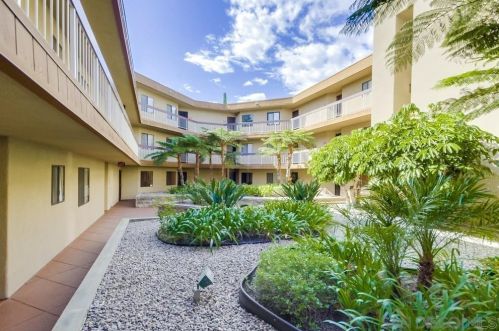 7245 Navajo Rd, San Diego, CA 92119-1632