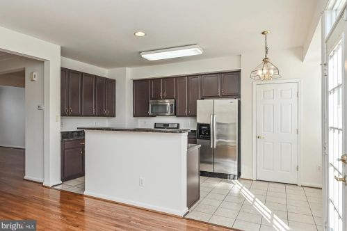 2617 Logan Wood Dr, Herndon VA 20171-4367 exterior