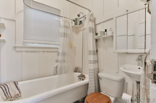 4311 Maryland St, San Diego CA 92116-1109 exterior