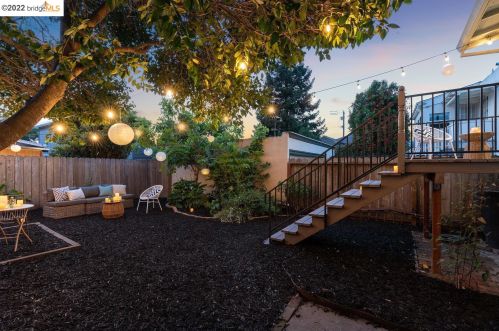 5937 Fremont St, Oakland CA 94608-2217 exterior