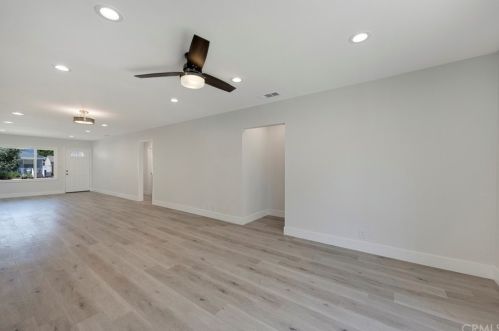 6128 Village Rd, Lakewood CA  90713-3131 exterior