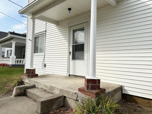 109 Maple St, Hebron, OH 43025-4003