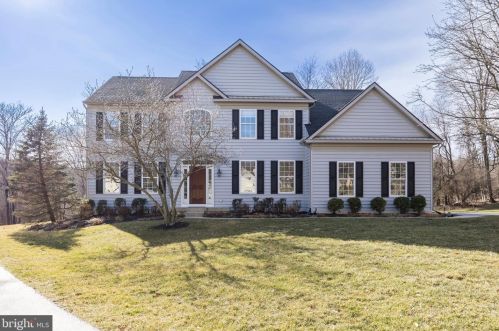 1226 Indian Trail Dr, Downingtown, PA 19335-5606