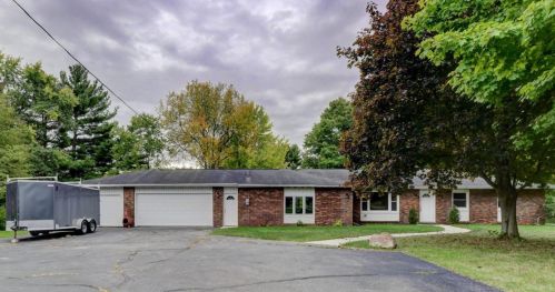 96 Division Rd, Valpo IN  46383-8014 exterior