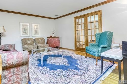 7 Heather Ln, Ridgewood NJ  07452-2835 exterior