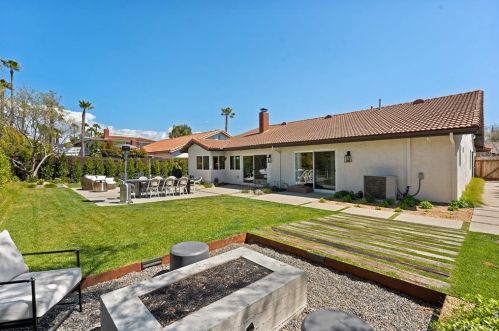 3108 Levante St, Carlsbad CA  92009-8332 exterior