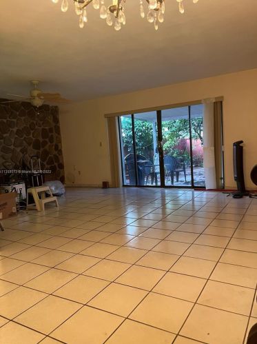 1855 73rd Pl, Hialeah FL  33014-3729 exterior