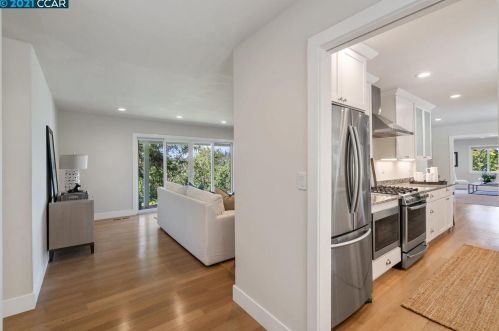 3 Roselle Ln, Orinda, CA 94563-3815