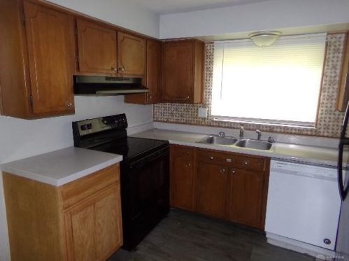 1034 Heathwood Dr, Englewood OH  45322-2429 exterior