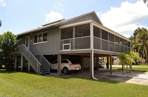 238 Nature View Ct, Fort Myers Beach, FL 33931-3514