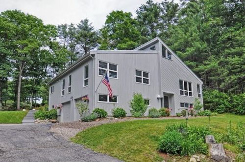 252 Baker St, Walpole, MA 02081-4122