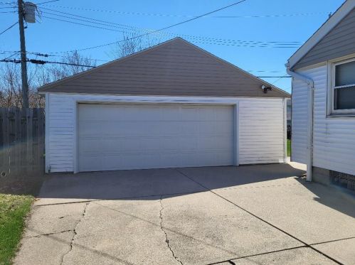 8237 New Jersey Ave, Milwaukee, WI 53220-1642