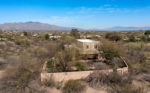 4421 Paseo De Los Cerritos, Tucson AZ 85745-9552 exterior