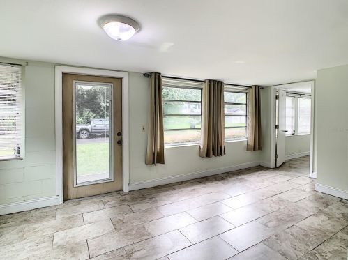 396 Collins St, Umatilla FL  32784-8387 exterior