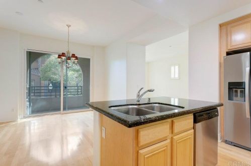 2822 Escala Cir, San Diego CA 92108-6722 exterior