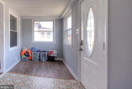 1702 Swedesboro Ave, West Deptford NJ  08066-1517 exterior