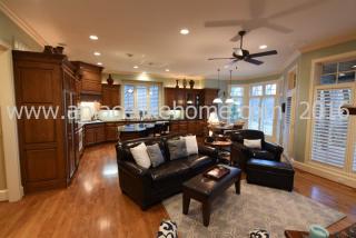 11432 High Dr, Shawnee Mission KS  66211-3068 exterior