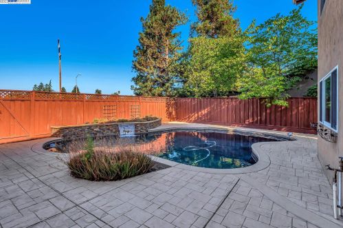 1042 Lomitas Ave, Livermore CA  94550-6436 exterior