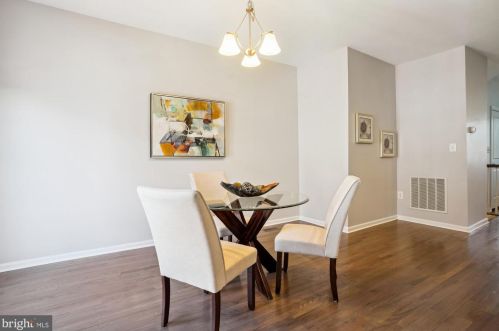 1739 Rockledge Ter, Woodbridge VA  22192-2512 exterior