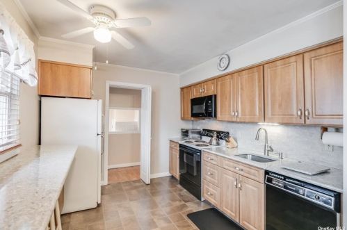 55 Spruce Ave, Bethpage NY  11714-1328 exterior