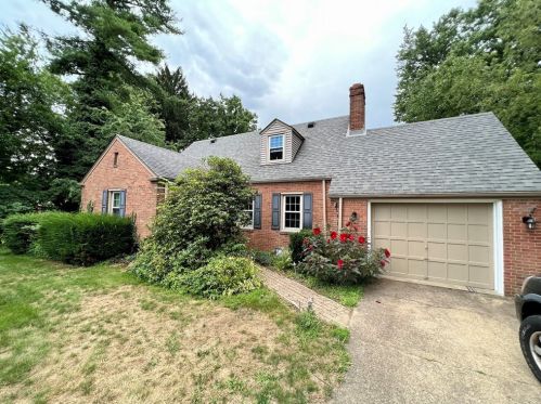 26 Lockwood Dr, Jeannette, PA 15644-3534