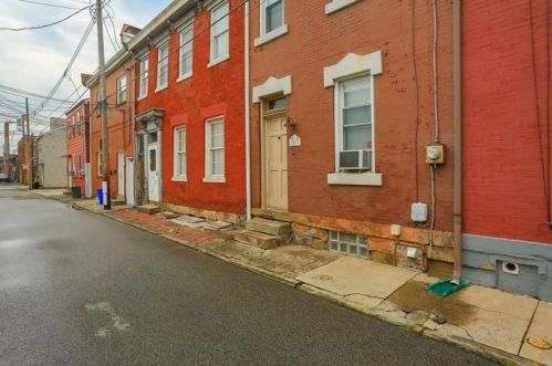 2513 Carey Way, Pittsburgh, PA 15203-2205