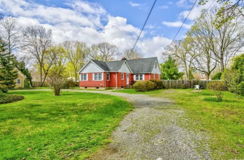 70 Tamarack St, Elwood NY  11731-4629 exterior