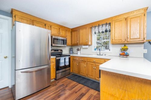 24 Muir Ave, Bristol CT  06010-7214 exterior