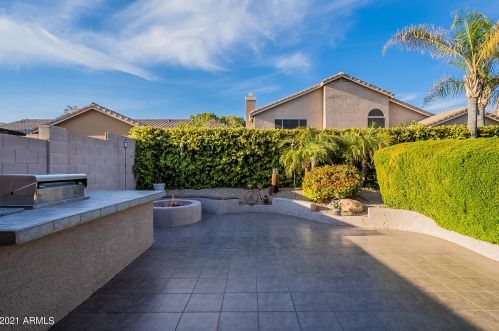 7002 Lone Cactus Dr, Glendale AZ 85308-9508 exterior