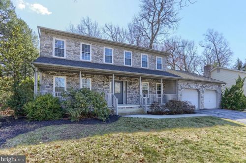 850 Zermatt Dr, Hummelstown PA  17036-9706 exterior