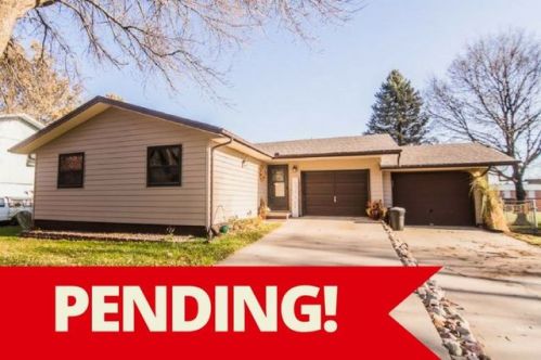 211 Fairview Dr, Glenwood, IA 51534-1204