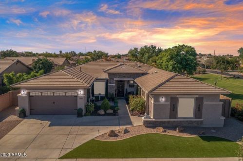 695 Bellerive Pl, Chandler, AZ 85249-6920