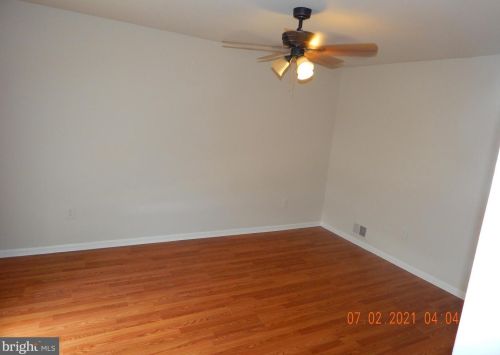 2114 Ferguson Pl, Herndon VA  20170-4360 exterior