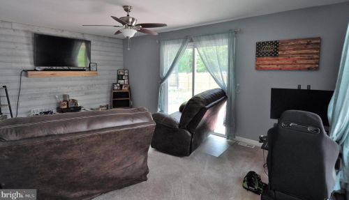 5 Oak Ave, Browns Mills NJ  08015-3215 exterior