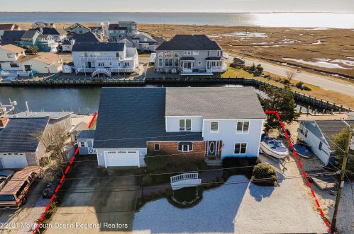 843 Wave Dr, Lacey, NJ 08731-3012