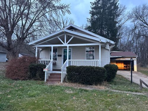 1023 Chester St, Zanesville, OH 43701-5720