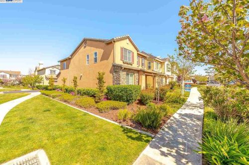 28569 Anchorage Ln, Hayward, CA 94545-4773