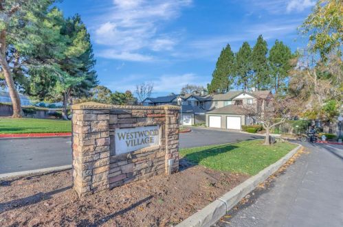 515 Lancaster Ln, West Pittsburg CA  94565-6671 exterior