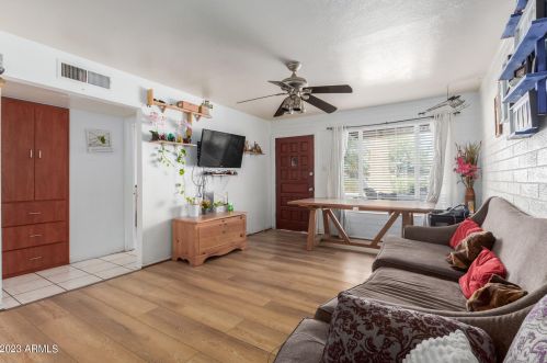 6813 Pinchot Ave, Scottsdale, AZ 85251-6824