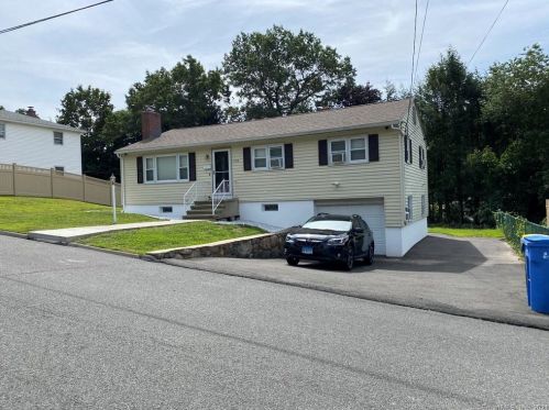 103 Mildred Ave, Waterbury, CT 06708-1305