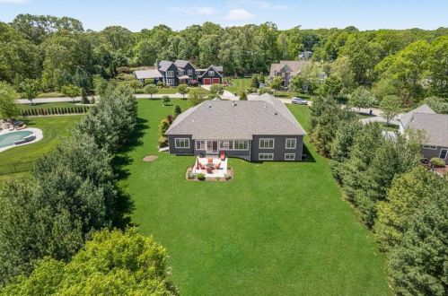 143 Rodman Ln, North Kingstown, RI 02852-7563